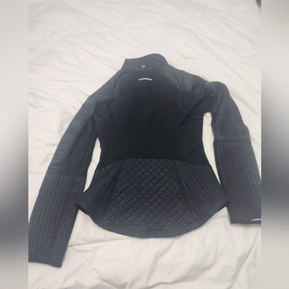 Lululemon Run bundled up jacket size 4 - Picture 2 of 6